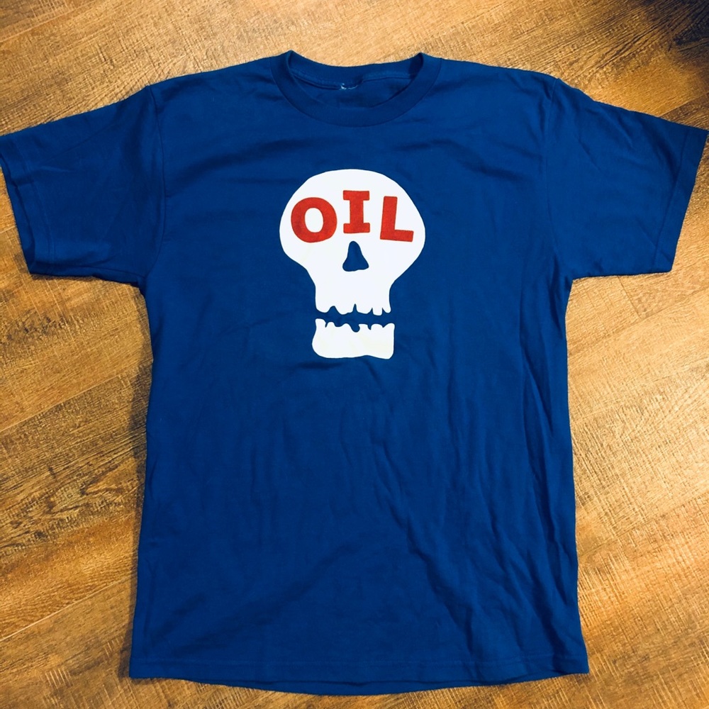 Unique “Oil💀” statement Tee